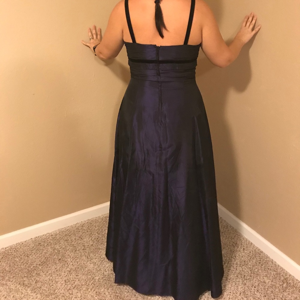 Purple gown - Picture 2 of 2